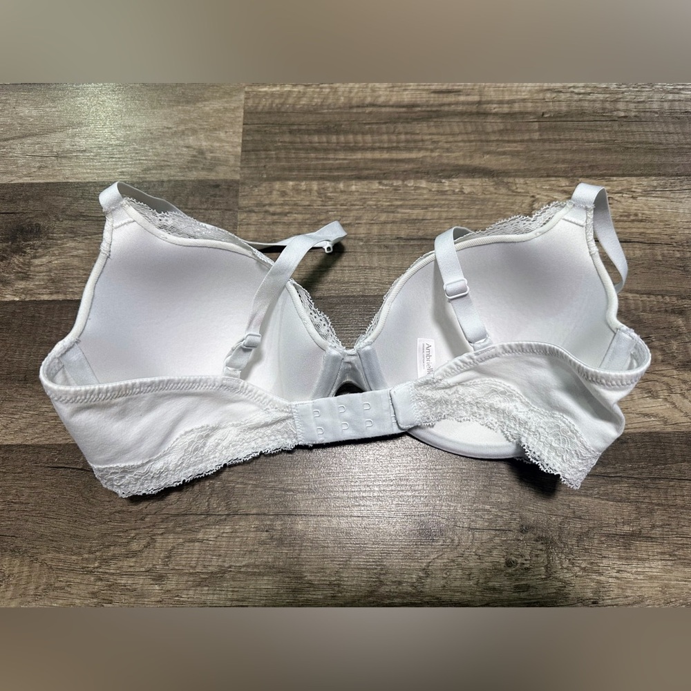 Ambrielle White Lace Bra - Picture 2 of 9